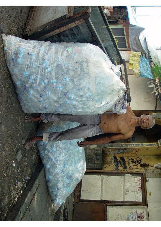 Material sortieren, Elendsviertel Jakarta