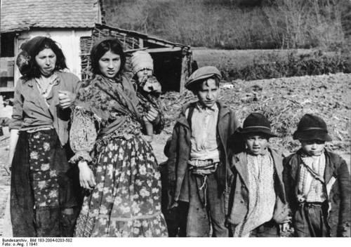Foto Kroatien - Romakinder und Frauen