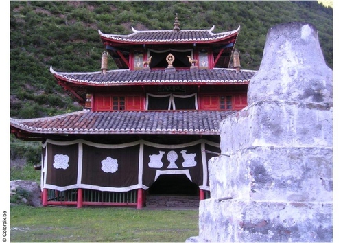 Tempel im Dorf