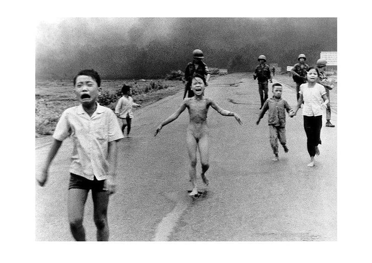 Foto Kinder nachdem Napalm Angriff
