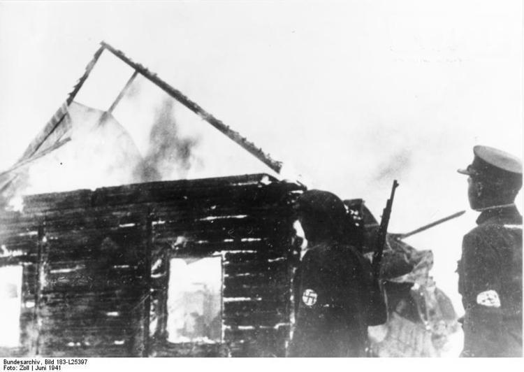 Foto Litauen - brennende Synagoge