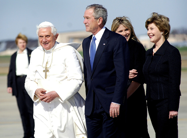 Foto Papst Benedict XVI und George W. Bush