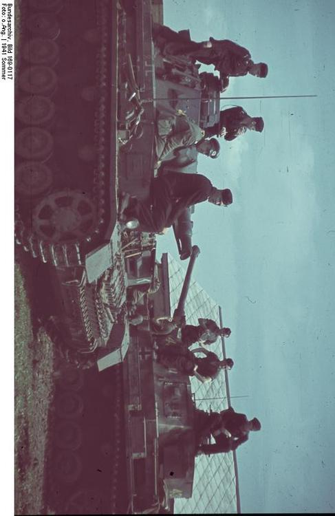Russland - Soldaten mit Panzer IV