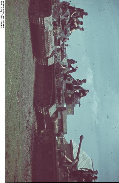 Russland - Soldaten mit Panzern