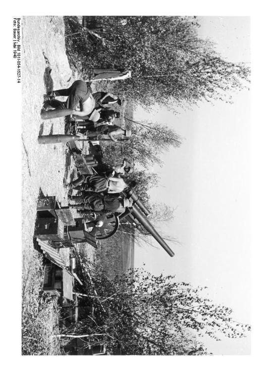 Soldaten laden eine Kanone - Frankreich