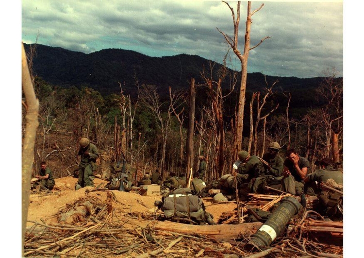 Foto Vietnam Krieg HÃ¼gel 530