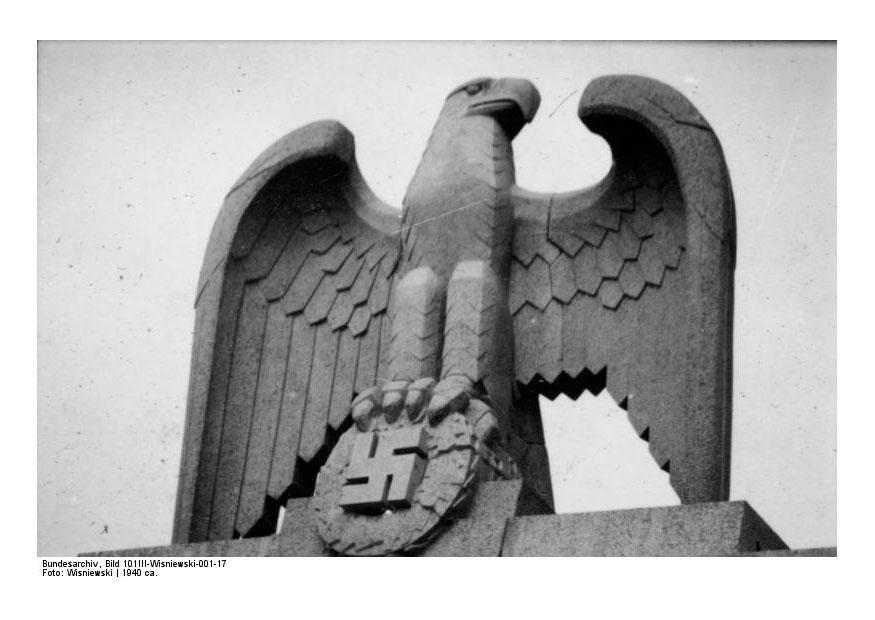 berlin, reichsadler auf der kaserne der lssah Foto berlin, reichsadler auf der kaserne der lssah