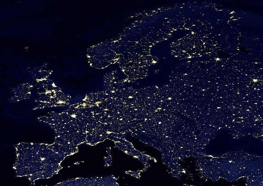 die erde bei nacht - stadtgebiete europa Foto die erde bei nacht - stadtgebiete europa