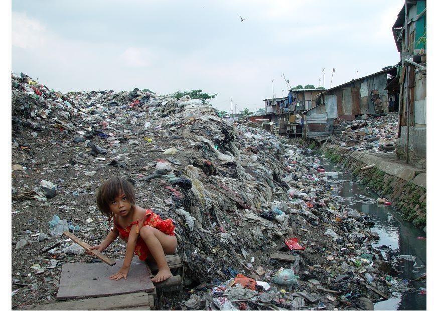Foto elendsviertel in jakarta