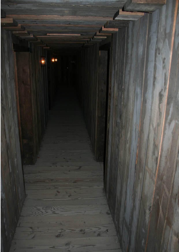 Foto gang in einem schutzbunker