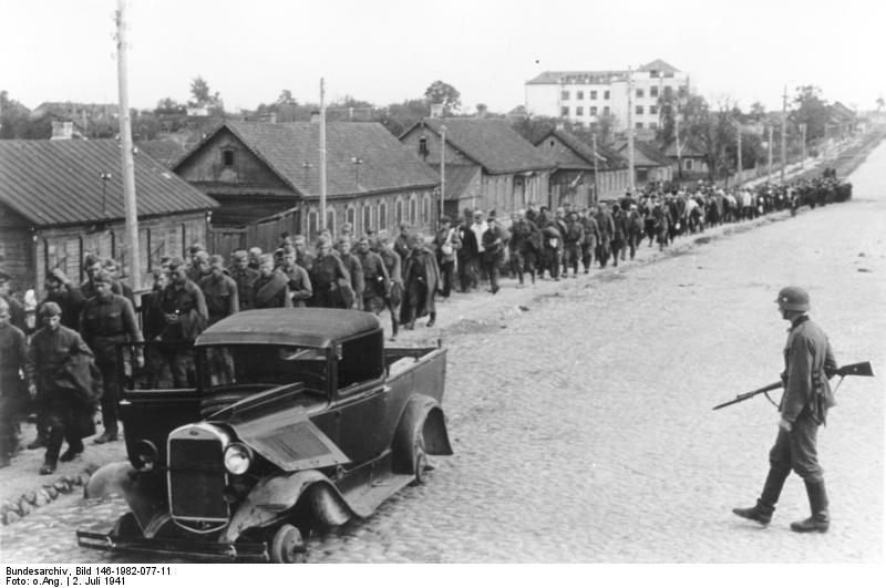 Foto russland - minsk - gefangene soldaten