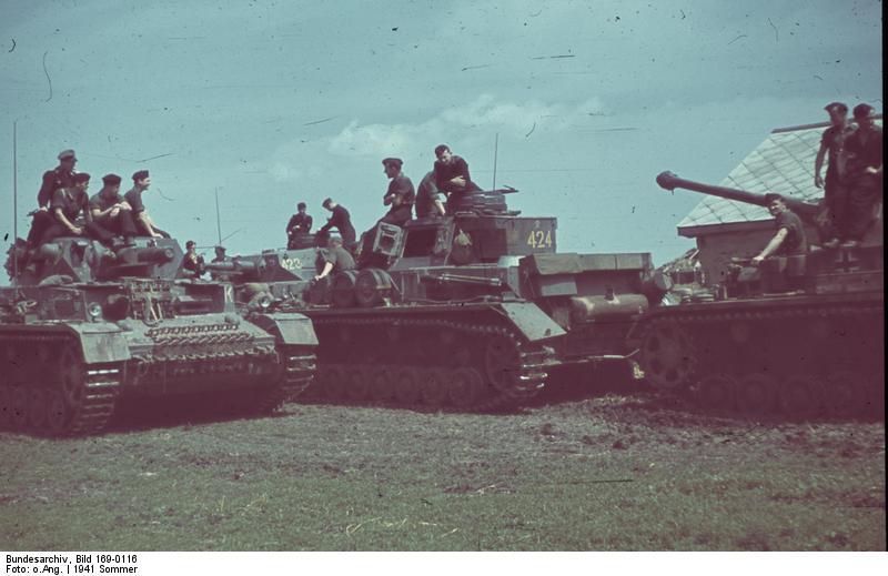 Foto russland - soldaten mit panzern