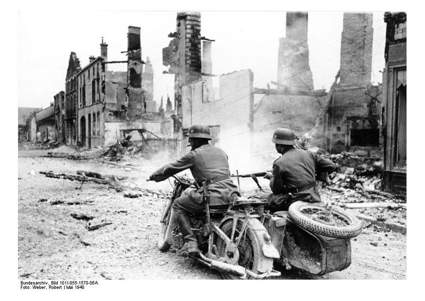 Foto soldaten in ruinen - frankreich