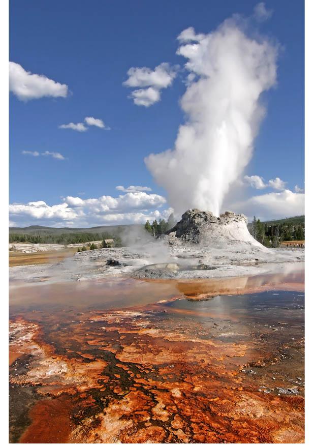 geiserausbruch, yellowstone national park, wyoming, usa Foto geiserausbruch, yellowstone national park, wyoming, usa