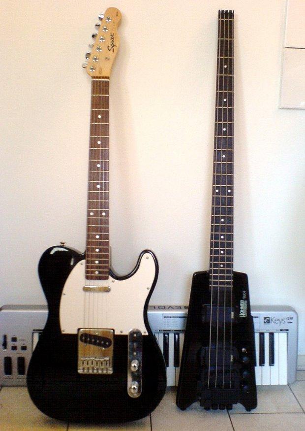 gitarre, basgitarre und synthesizer Foto gitarre, basgitarre und synthesizer