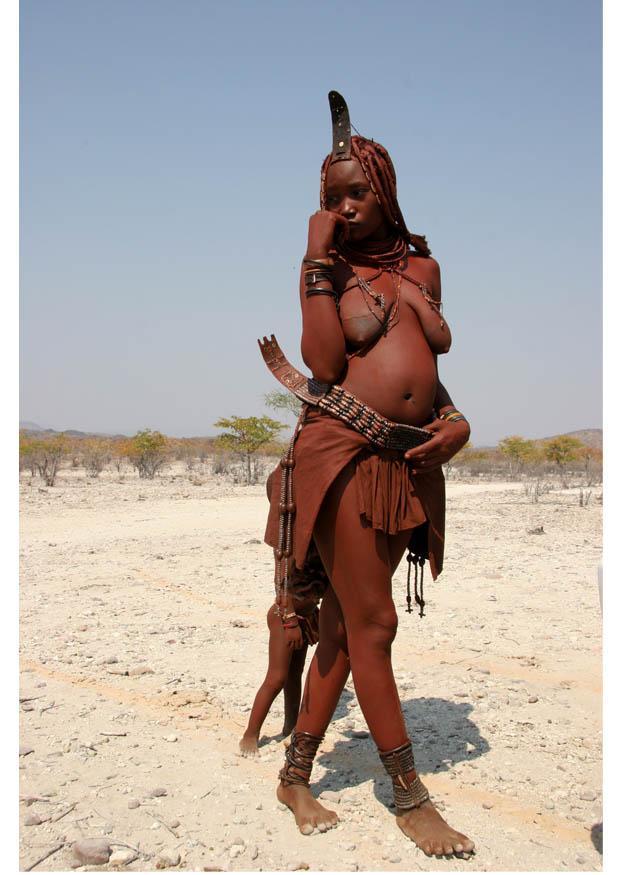 junge himbafrau, namibien Foto junge himbafrau, namibien