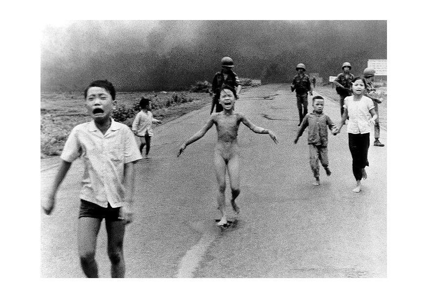 kinder nachdem napalm angriff Foto kinder nachdem napalm angriff