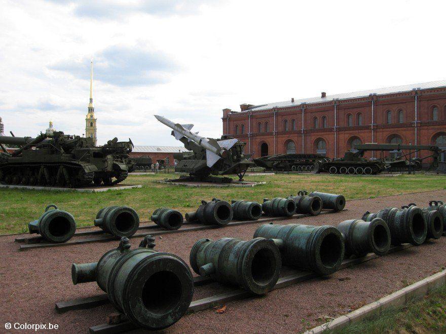 kriegsmaterial sankt petersburg Foto kriegsmaterial sankt petersburg