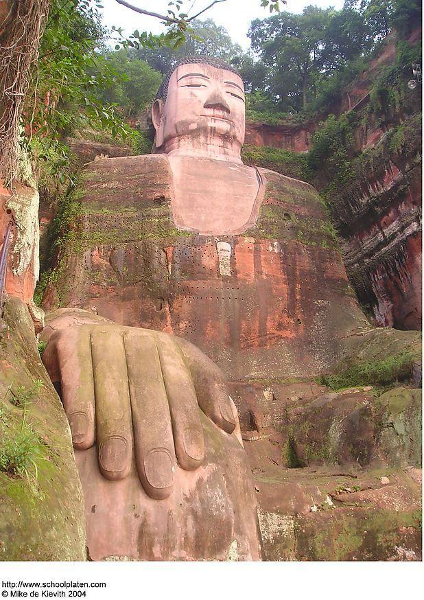 riesen budha in leshan Foto riesen budha in leshan