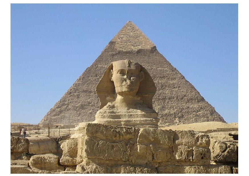 sphinx und pyramide in gizeh Foto sphinx und pyramide in gizeh