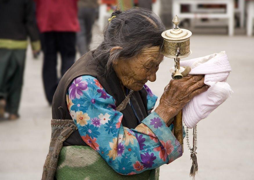 tibetanische frau Foto tibetanische frau