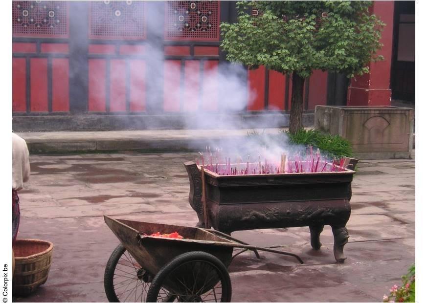 weihrauch im chengdu tempel Foto weihrauch im chengdu tempel