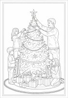 den Weihnachtsbaum schmücken